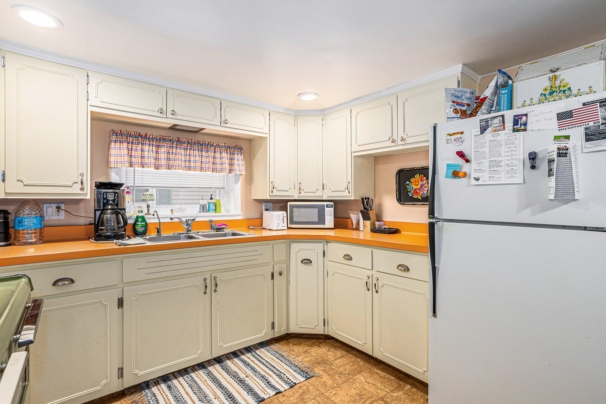 Colon, Michigan 49040, United States, 2 Bedrooms Bedrooms, ,1 BathroomBathrooms,Residential,Pending,4588