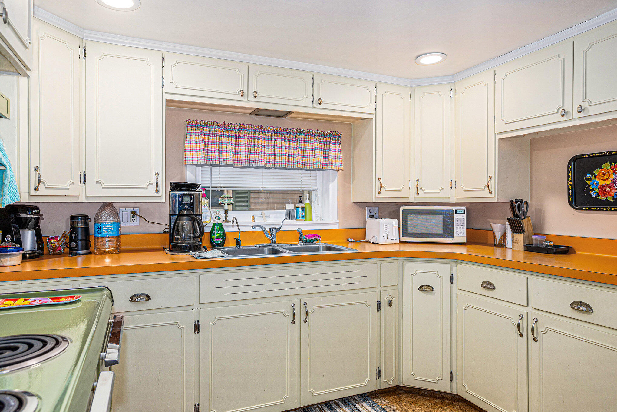 Colon, Michigan 49040, United States, 2 Bedrooms Bedrooms, ,1 BathroomBathrooms,Residential,Pending,4588