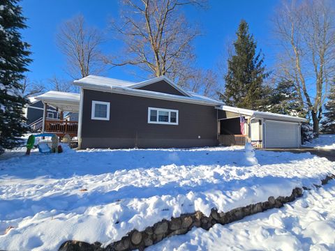 Photo of 4325 Indian Isle Street, Battle Creek, MI 49017 (MLS # 25060909)