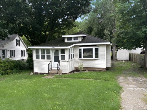 Photo for 309 W Riverside Drive