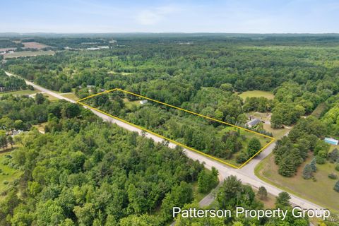 Photo of 7093 N Oceana Drive, Hart, MI 49420 (MLS # 26030778)