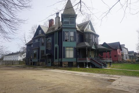324/316 Stuart Kalamazoo MI 49007