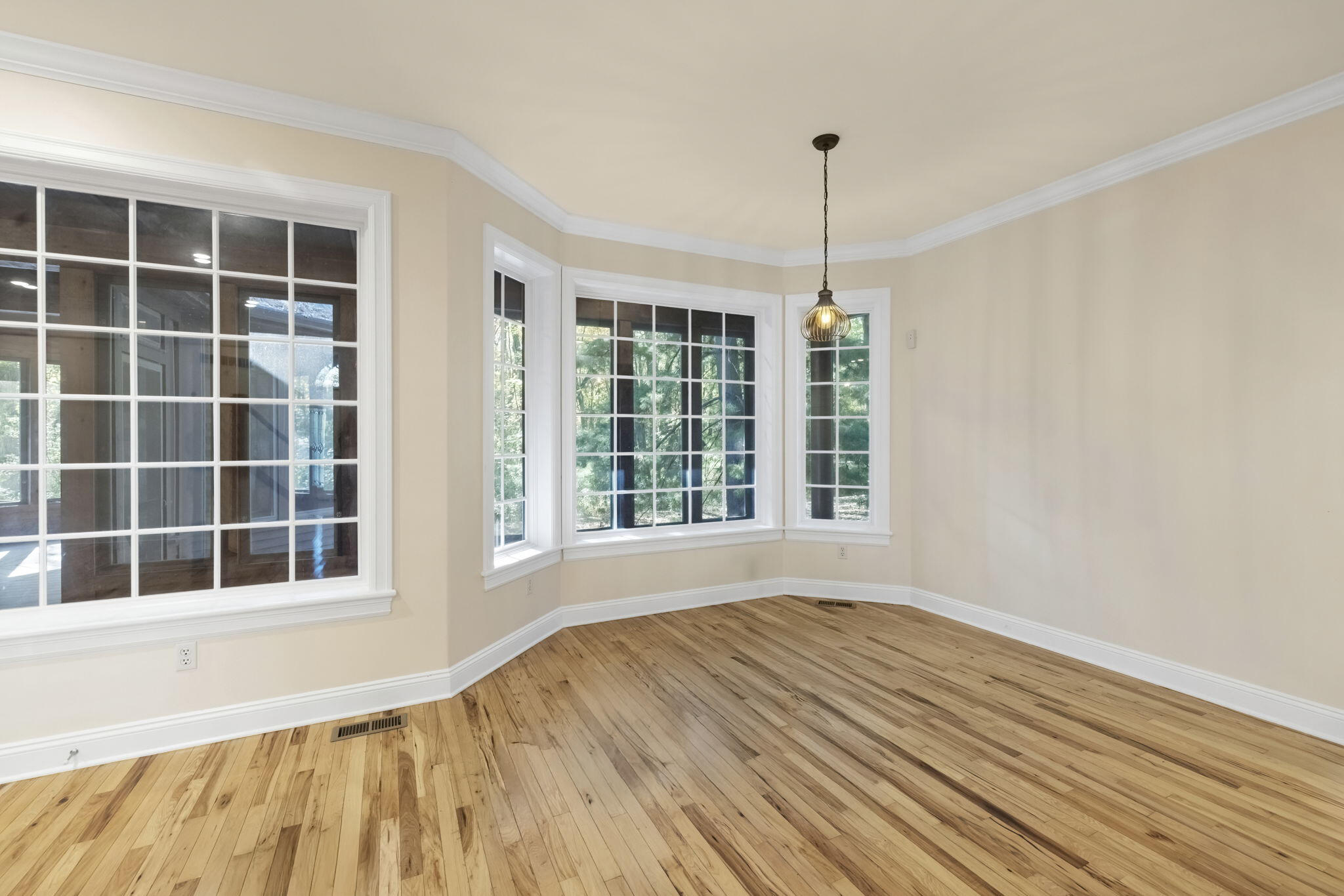 Sawyer, Michigan 49125, United States, 5 Bedrooms Bedrooms, ,4 BathroomsBathrooms,Residential,Active,232774