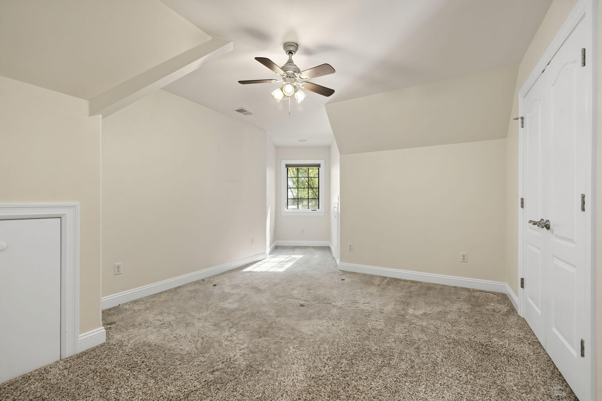 Sawyer, Michigan 49125, United States, 5 Bedrooms Bedrooms, ,4 BathroomsBathrooms,Residential,Active,232774