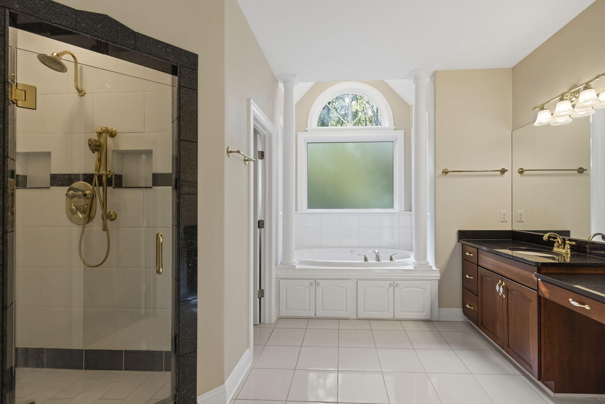 Sawyer, Michigan 49125, United States, 5 Bedrooms Bedrooms, ,4 BathroomsBathrooms,Residential,Active,232774