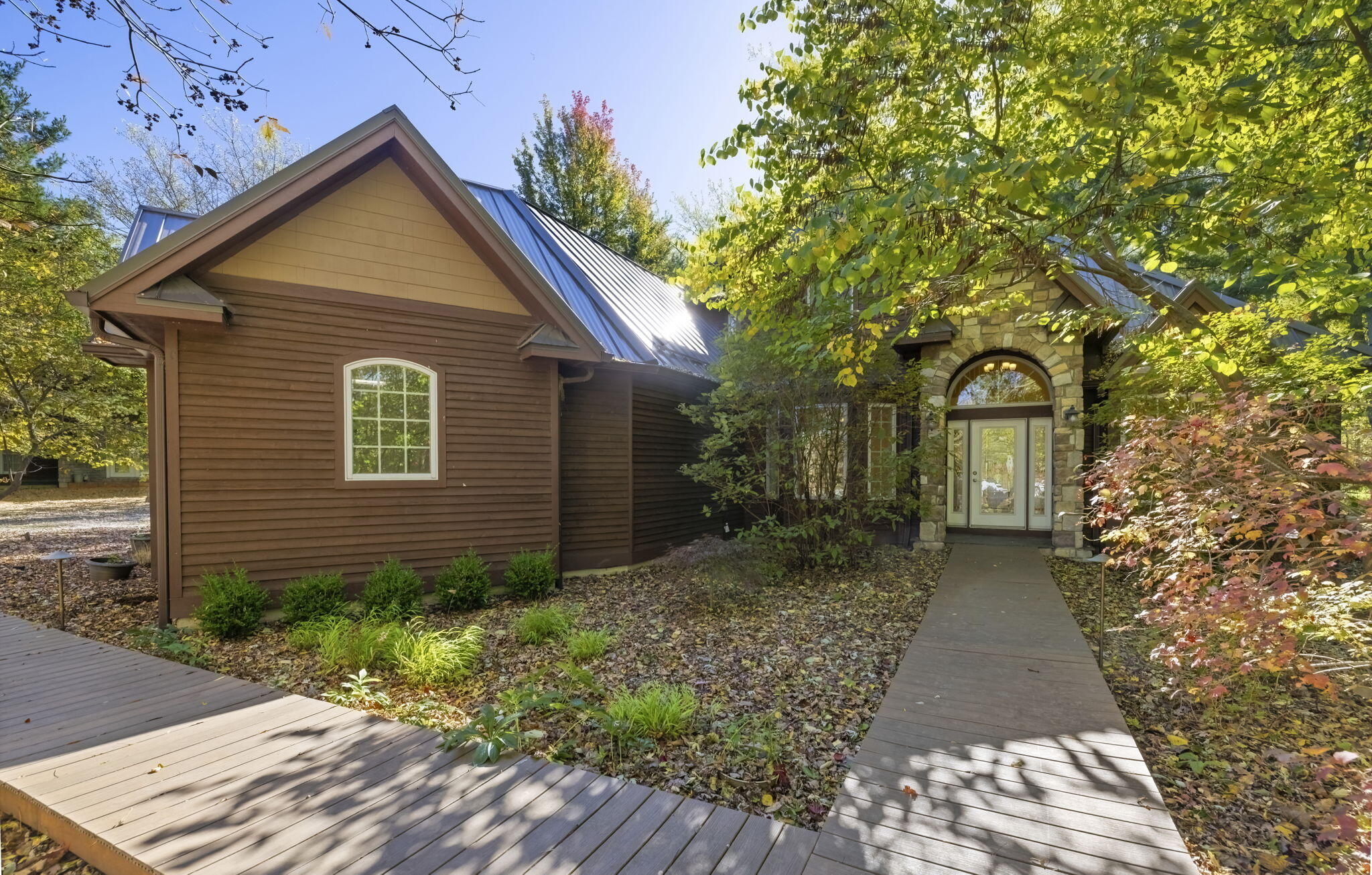 Sawyer, Michigan 49125, United States, 5 Bedrooms Bedrooms, ,4 BathroomsBathrooms,Residential,Active,232774