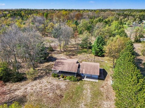 Photo of 9819 N Tuttle Road, Free Soil, MI 49411 (MLS # 26023187)