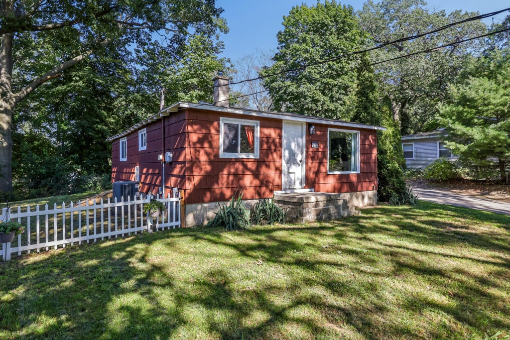 Photo of 16849 Highland Avenue, Spring Lake, MI 49456 (MLS # 26048664)