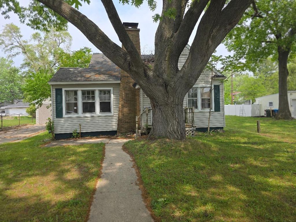 Photo of 846 Catherine Avenue, Muskegon, MI 49442 (MLS # 25026229)