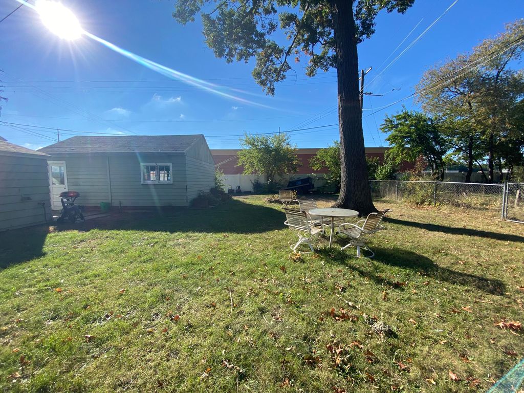 Photo of 947 Carlton Street, Muskegon, MI 49442 (MLS # 25052922)