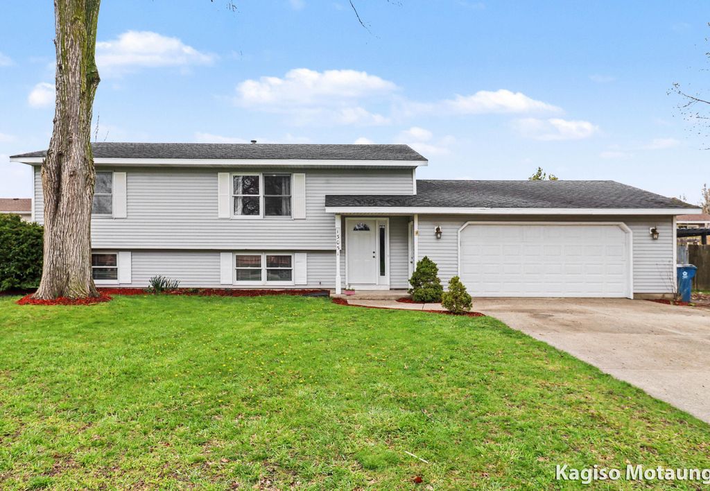 Photo of 13051 Southland Court, Holland, MI 49424 (MLS # 26015628)