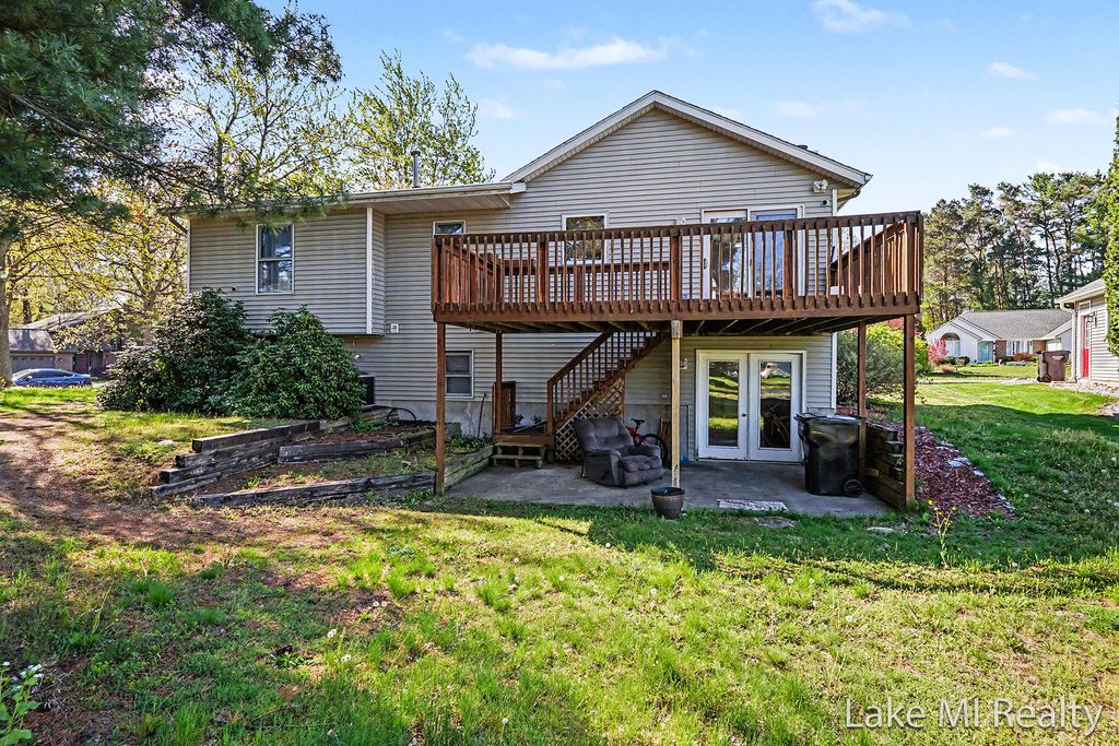 Photo of 429 Pine Lake Court, Holland, MI 49424 (MLS # 26021733)