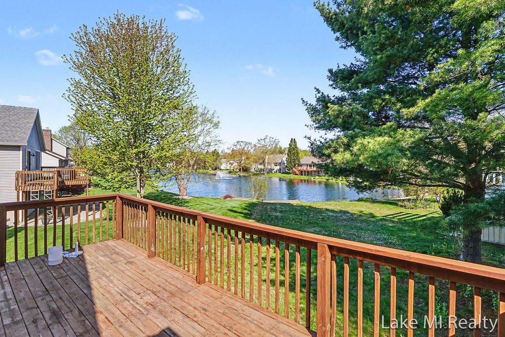 Photo of 429 Pine Lake Court, Holland, MI 49424 (MLS # 26021733)