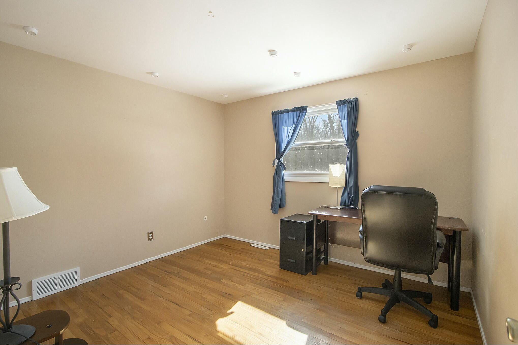 Portage, Michigan 49024, United States, 4 Bedrooms Bedrooms, ,3 BathroomsBathrooms,Residential,Pending,78197