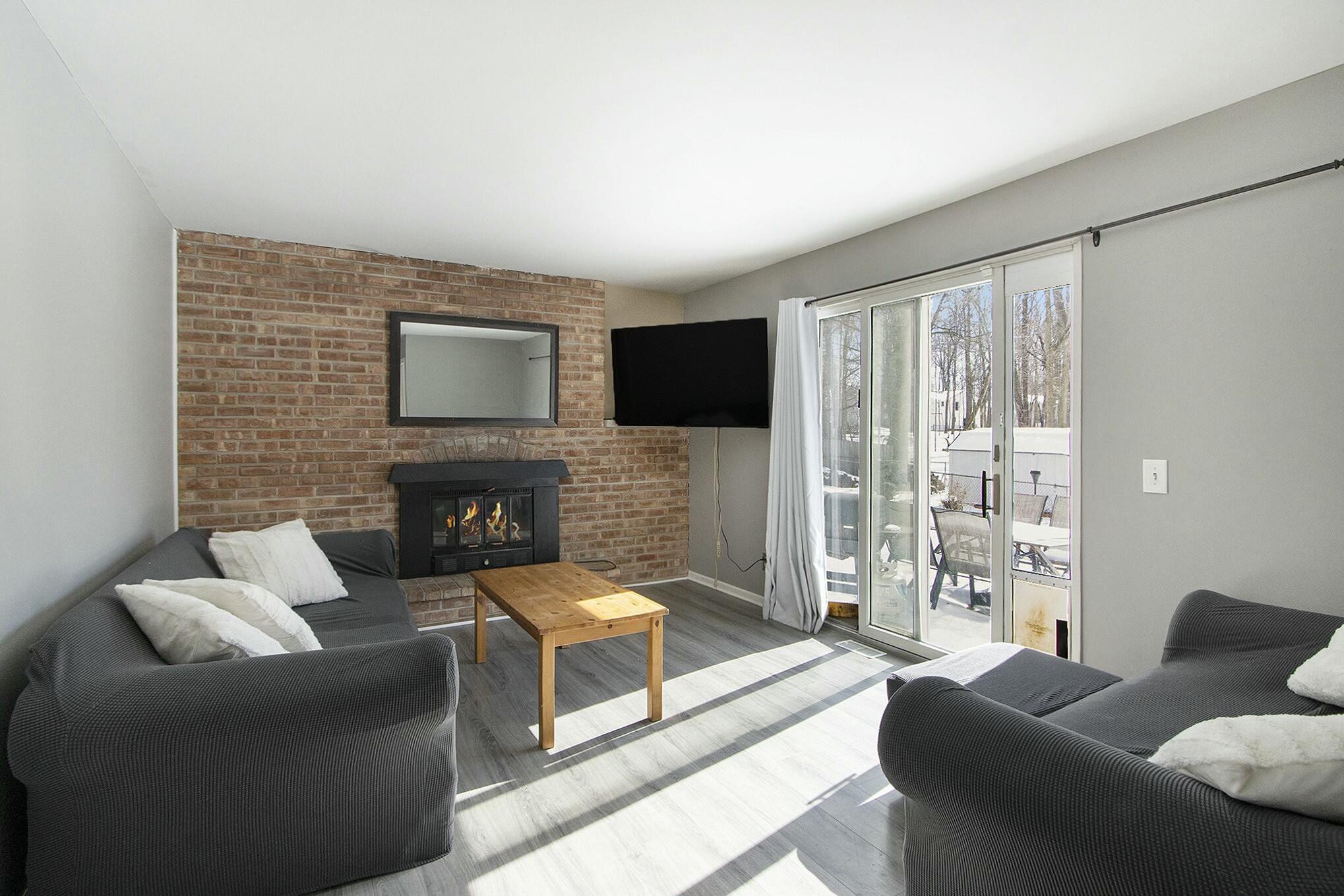 Portage, Michigan 49024, United States, 4 Bedrooms Bedrooms, ,3 BathroomsBathrooms,Residential,Pending,78197