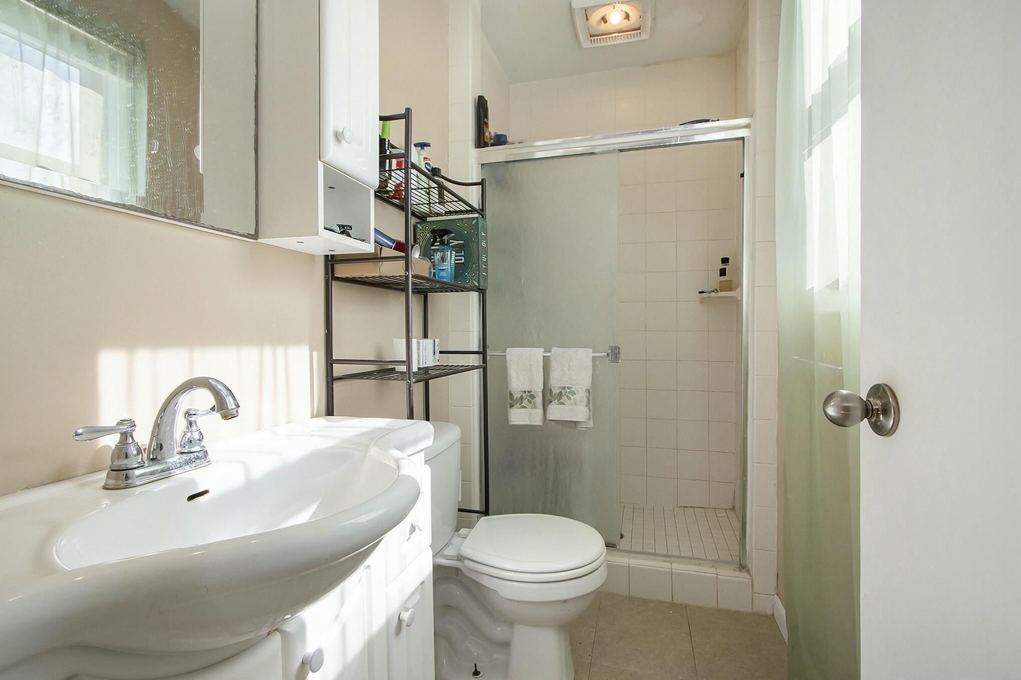 Portage, Michigan 49024, United States, 4 Bedrooms Bedrooms, ,3 BathroomsBathrooms,Residential,Pending,78197