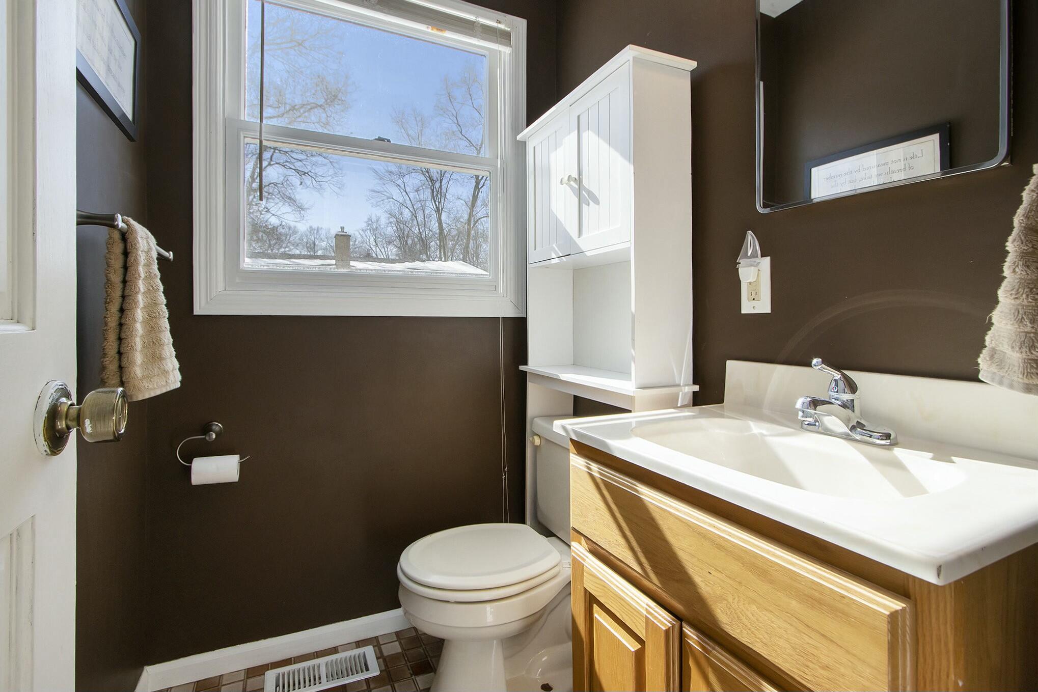 Portage, Michigan 49024, United States, 4 Bedrooms Bedrooms, ,3 BathroomsBathrooms,Residential,Pending,78197