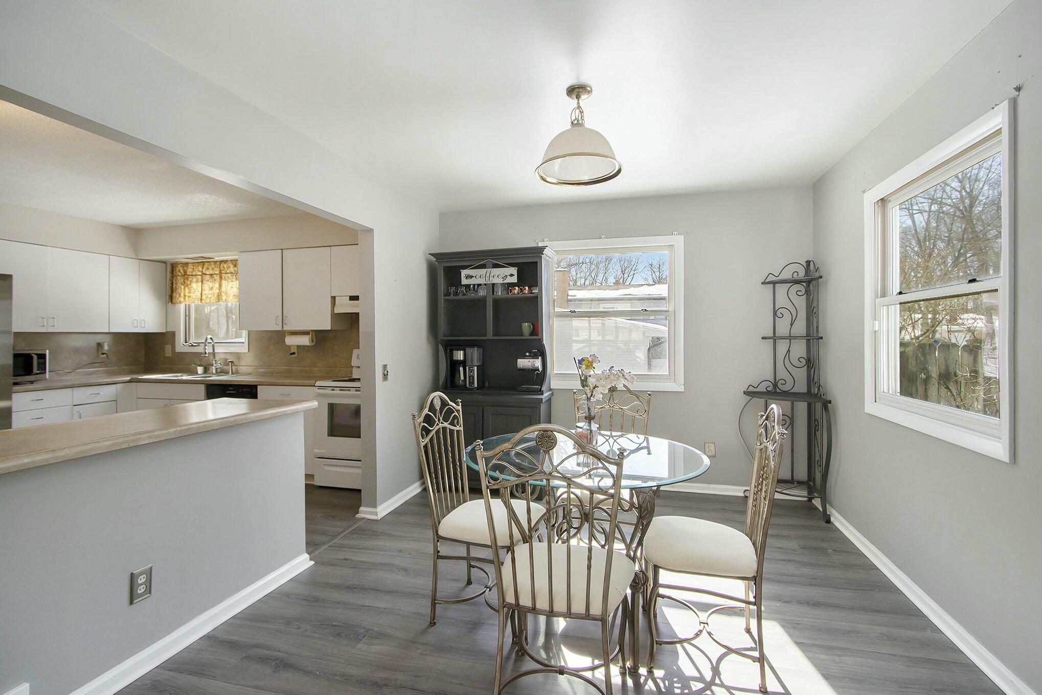 Portage, Michigan 49024, United States, 4 Bedrooms Bedrooms, ,3 BathroomsBathrooms,Residential,Pending,78197