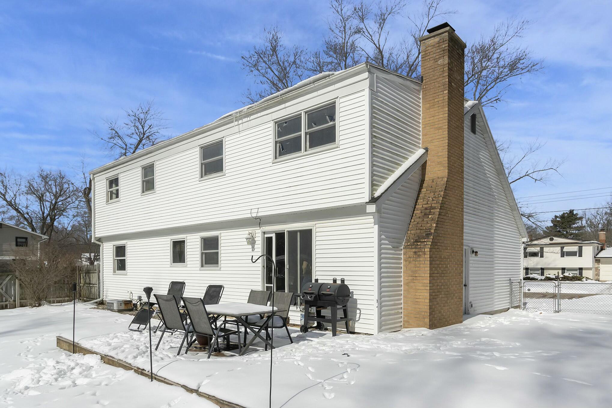 Portage, Michigan 49024, United States, 4 Bedrooms Bedrooms, ,3 BathroomsBathrooms,Residential,Pending,78197