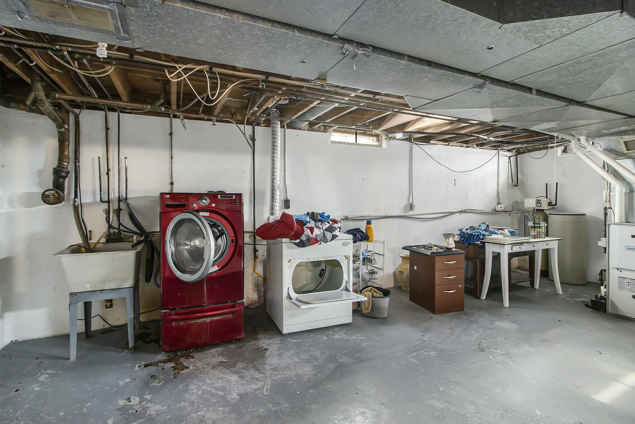 Portage, Michigan 49024, United States, 4 Bedrooms Bedrooms, ,3 BathroomsBathrooms,Residential,Pending,78197