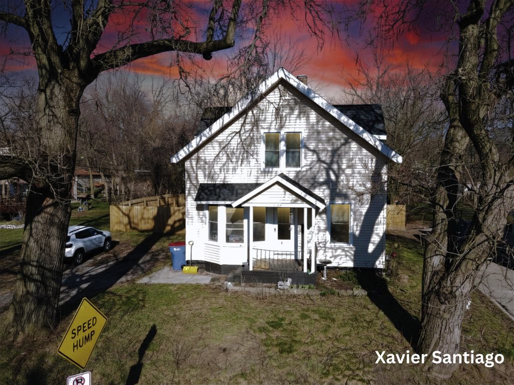 Photo of 1128 Emerald Avenue NE, Grand Rapids, MI 49503 (MLS # 26014605)