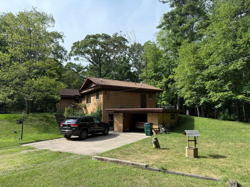 Photo of 44 N Weber Road, Muskegon, MI 49445 (MLS # 25041984)