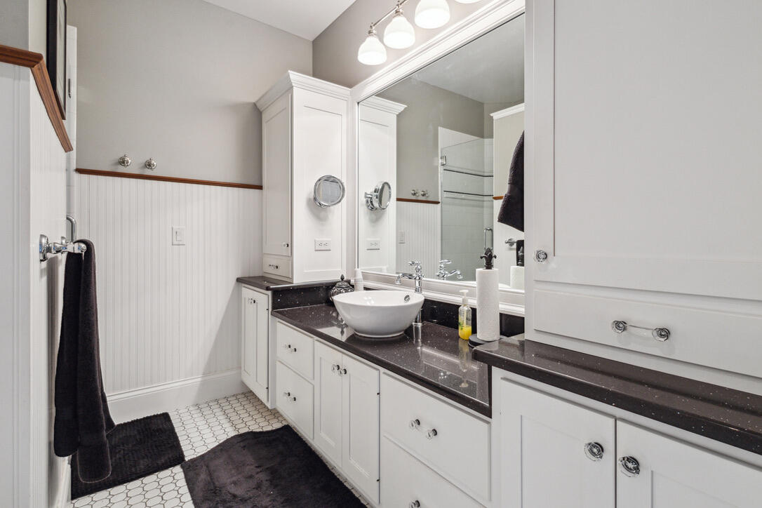 White Pigeon, Michigan, 49099, United States, 8 Bedrooms Bedrooms, ,8 BathroomsBathrooms,Residential,Active,2031032