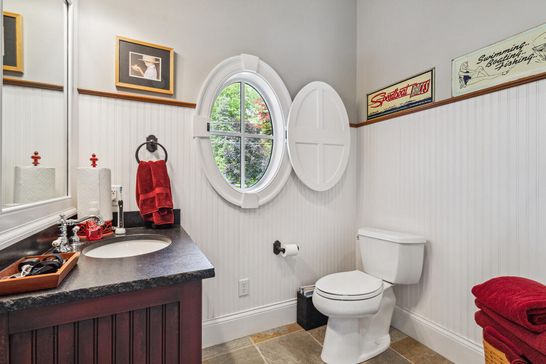 White Pigeon, Michigan, 49099, United States, 8 Bedrooms Bedrooms, ,8 BathroomsBathrooms,Residential,Active,2031032