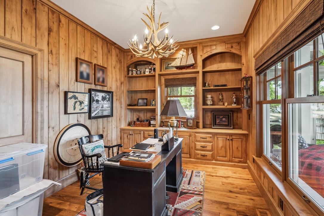 White Pigeon, Michigan, 49099, United States, 8 Bedrooms Bedrooms, ,8 BathroomsBathrooms,Residential,Active,2031032