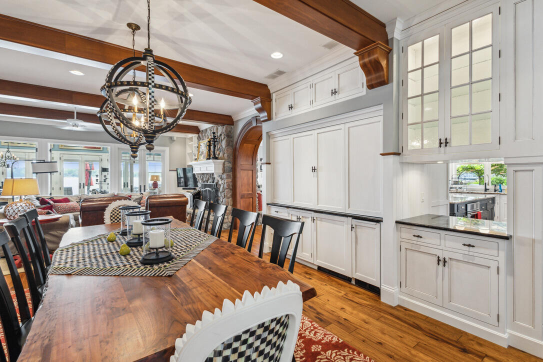 White Pigeon, Michigan, 49099, United States, 8 Bedrooms Bedrooms, ,8 BathroomsBathrooms,Residential,Active,2031032