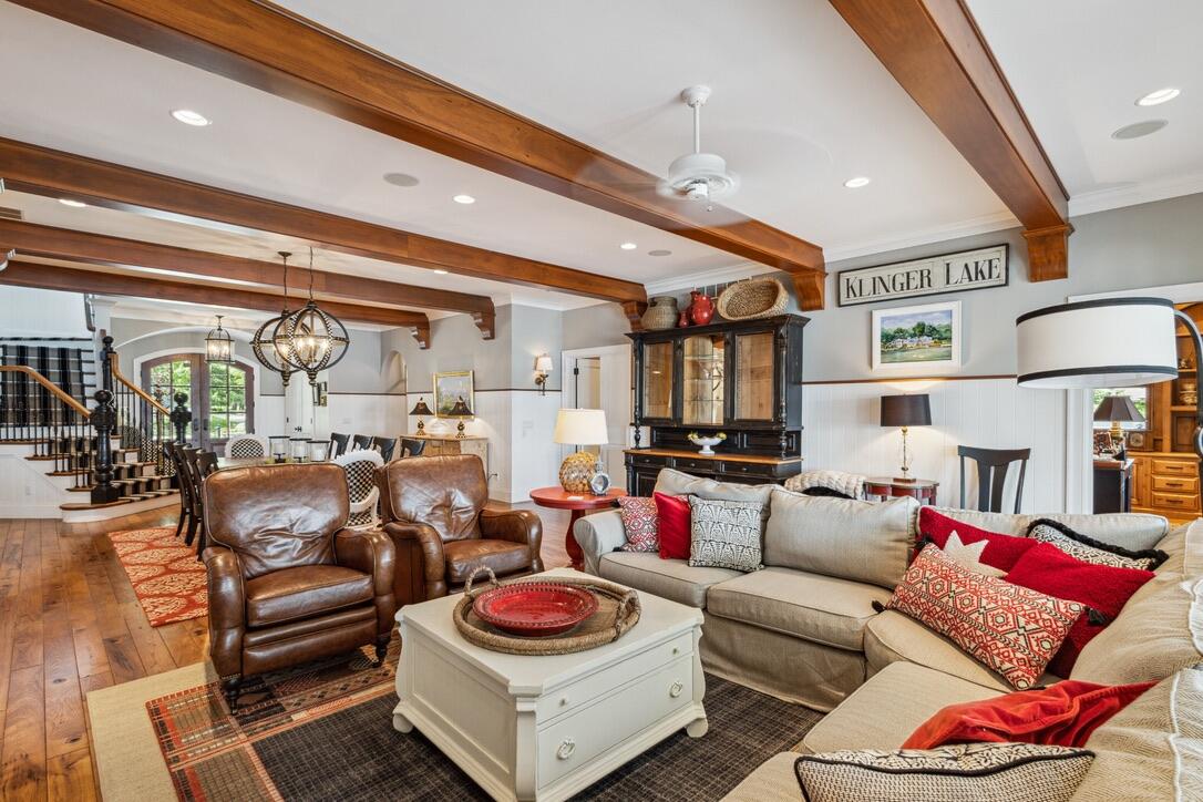 White Pigeon, Michigan, 49099, United States, 8 Bedrooms Bedrooms, ,8 BathroomsBathrooms,Residential,Active,2031032