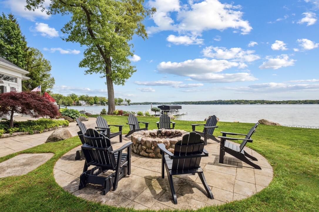 White Pigeon, Michigan, 49099, United States, 8 Bedrooms Bedrooms, ,8 BathroomsBathrooms,Residential,Active,2031032