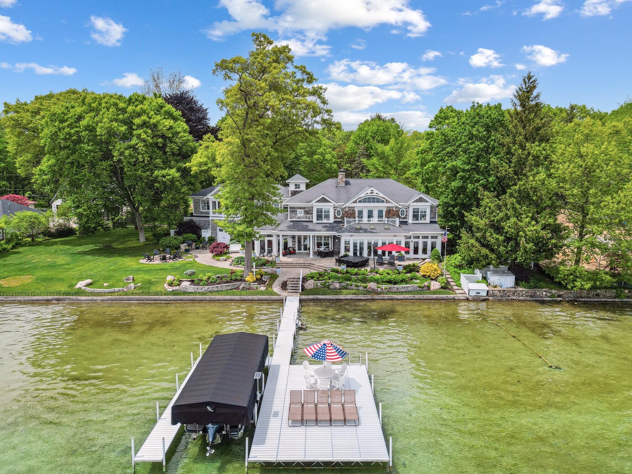 White Pigeon, Michigan, 49099, United States, 8 Bedrooms Bedrooms, ,8 BathroomsBathrooms,Residential,Active,2031032