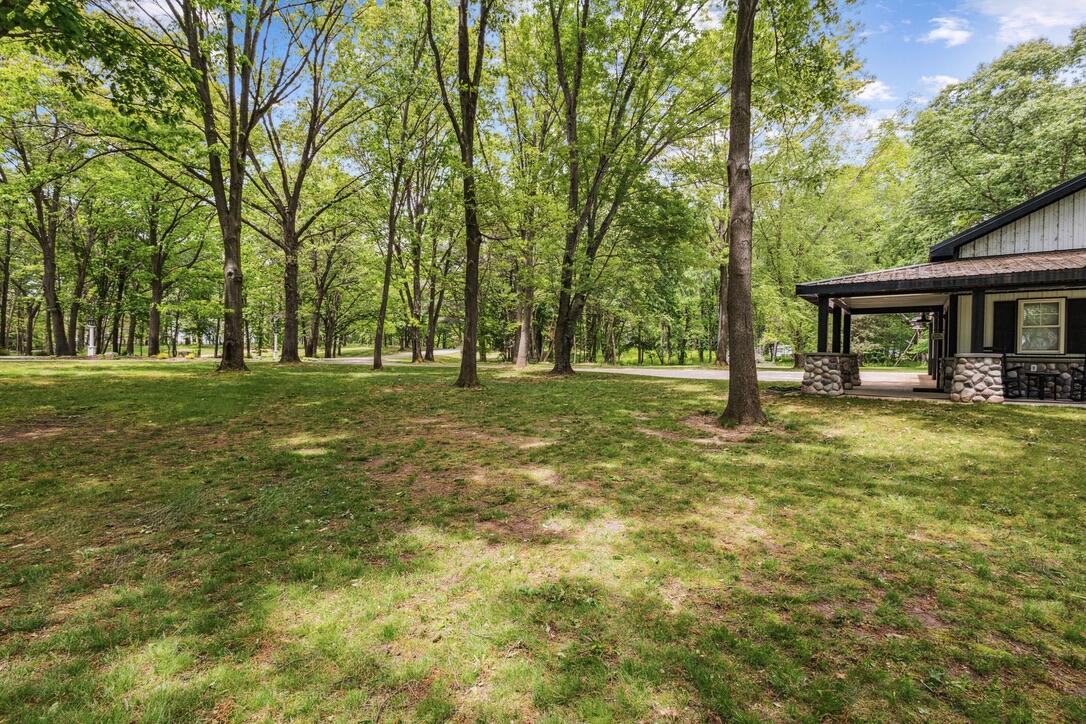 White Pigeon, Michigan, 49099, United States, 8 Bedrooms Bedrooms, ,8 BathroomsBathrooms,Residential,Active,2031032