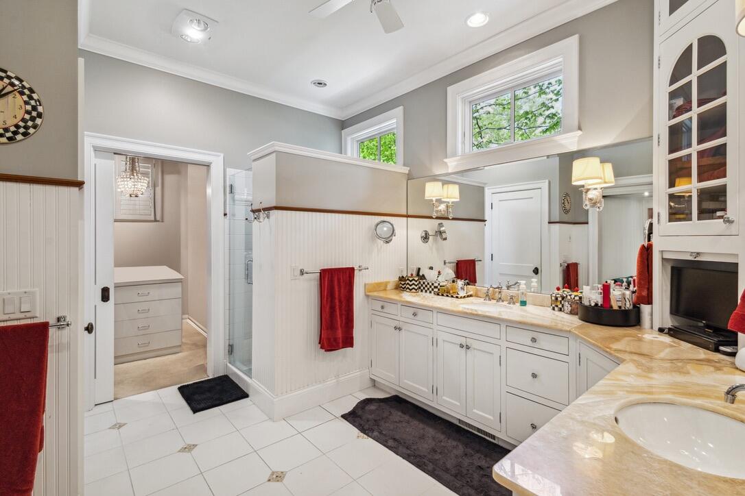 White Pigeon, Michigan, 49099, United States, 8 Bedrooms Bedrooms, ,8 BathroomsBathrooms,Residential,Active,2031032