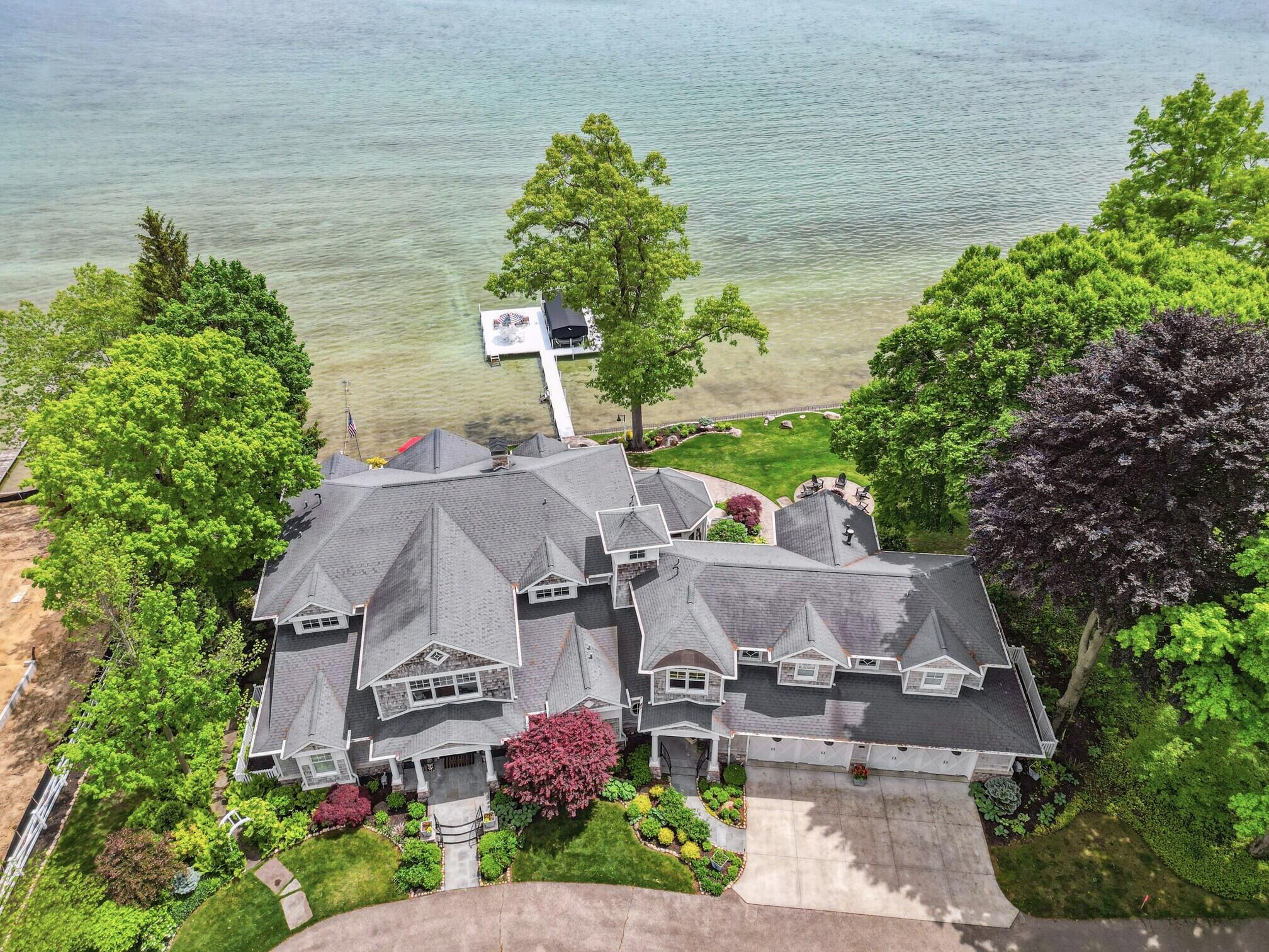 White Pigeon, Michigan, 49099, United States, 8 Bedrooms Bedrooms, ,8 BathroomsBathrooms,Residential,Active,2031032
