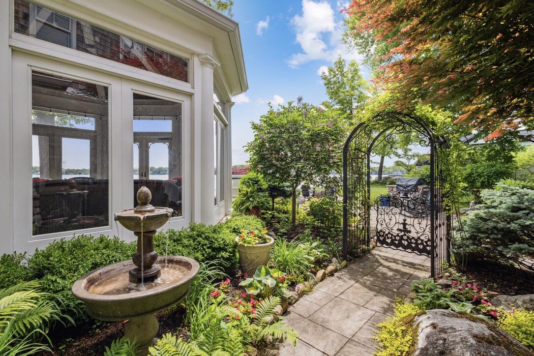 White Pigeon, Michigan, 49099, United States, 8 Bedrooms Bedrooms, ,8 BathroomsBathrooms,Residential,Active,2031032