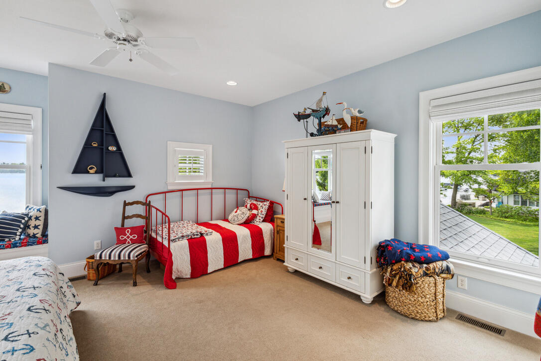 White Pigeon, Michigan, 49099, United States, 8 Bedrooms Bedrooms, ,8 BathroomsBathrooms,Residential,Active,2031032