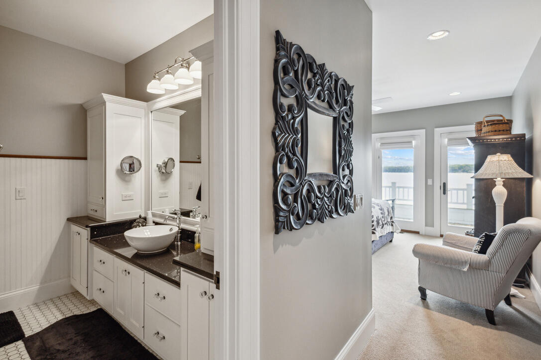 White Pigeon, Michigan, 49099, United States, 8 Bedrooms Bedrooms, ,8 BathroomsBathrooms,Residential,Active,2031032