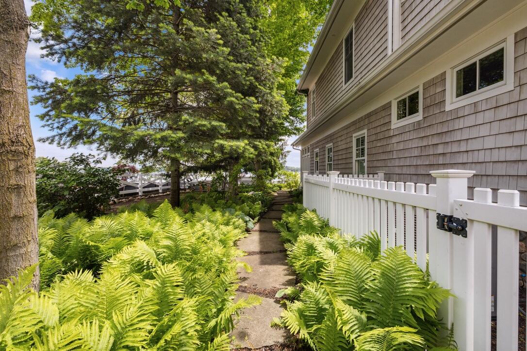 White Pigeon, Michigan, 49099, United States, 8 Bedrooms Bedrooms, ,8 BathroomsBathrooms,Residential,Active,2031032