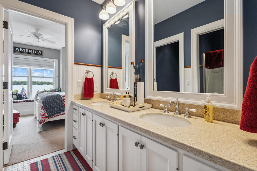 White Pigeon, Michigan, 49099, United States, 8 Bedrooms Bedrooms, ,8 BathroomsBathrooms,Residential,Active,2031032