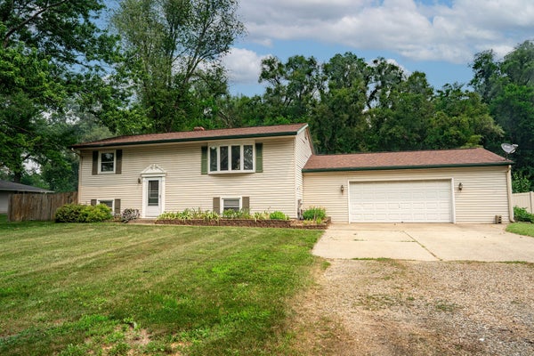 1371 HAZELWOOD DR, PLAINWELL, MI 49080 - Image 627f40f6feeb8d5146464f2dec60c9b7/2174216928