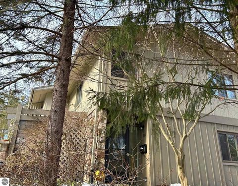 Photo of 3860 Greenleaf Circle #30, Kalamazoo, MI 49008 (MLS # 26013753)