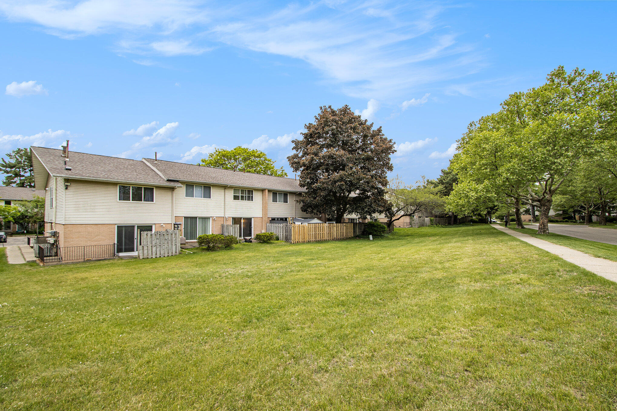 Kalamazoo, Michigan 49006, United States, 2 Bedrooms Bedrooms, ,2 BathroomsBathrooms,Residential,Active,138762