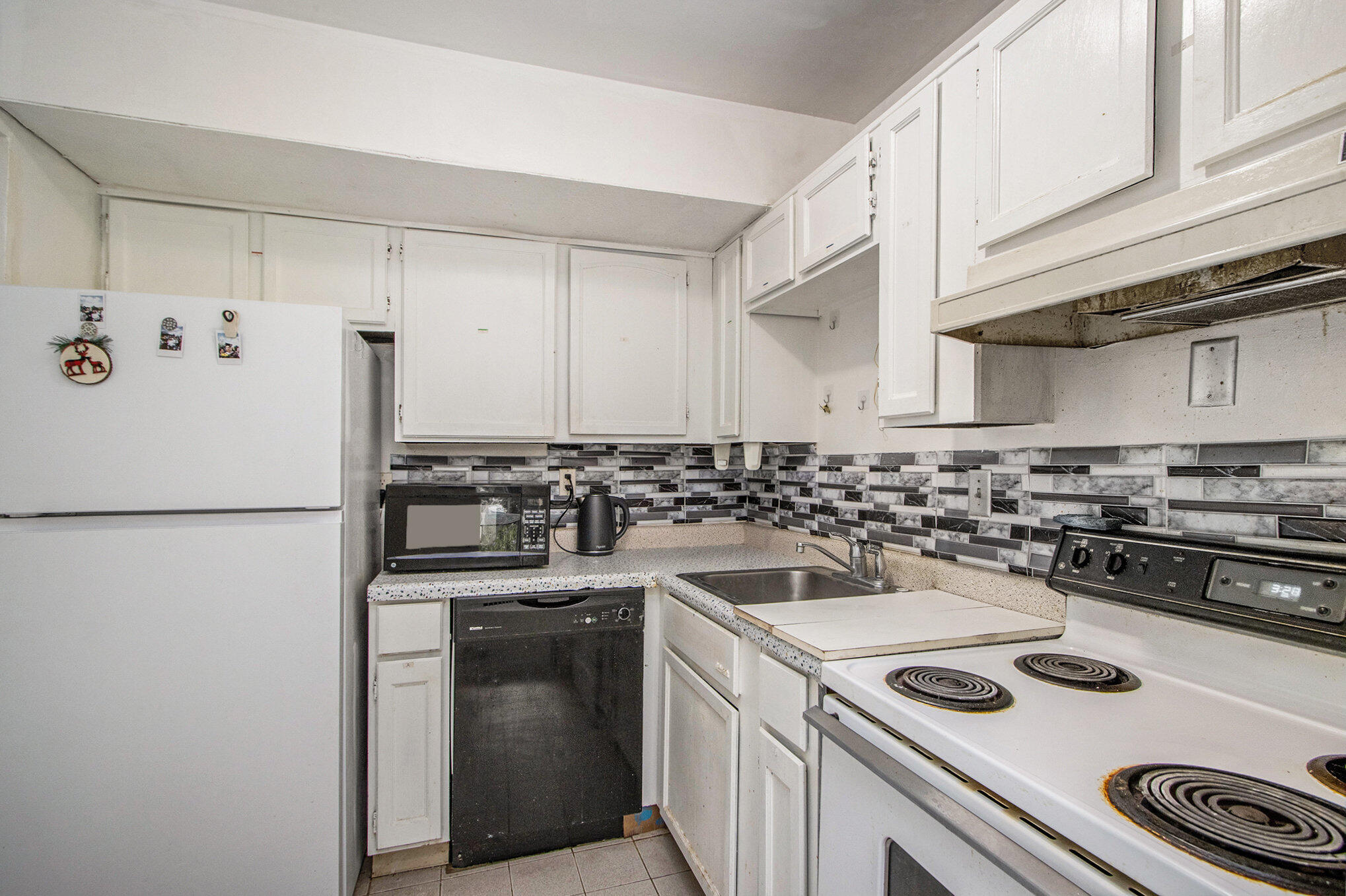 Kalamazoo, Michigan 49006, United States, 2 Bedrooms Bedrooms, ,2 BathroomsBathrooms,Residential,Active,138762