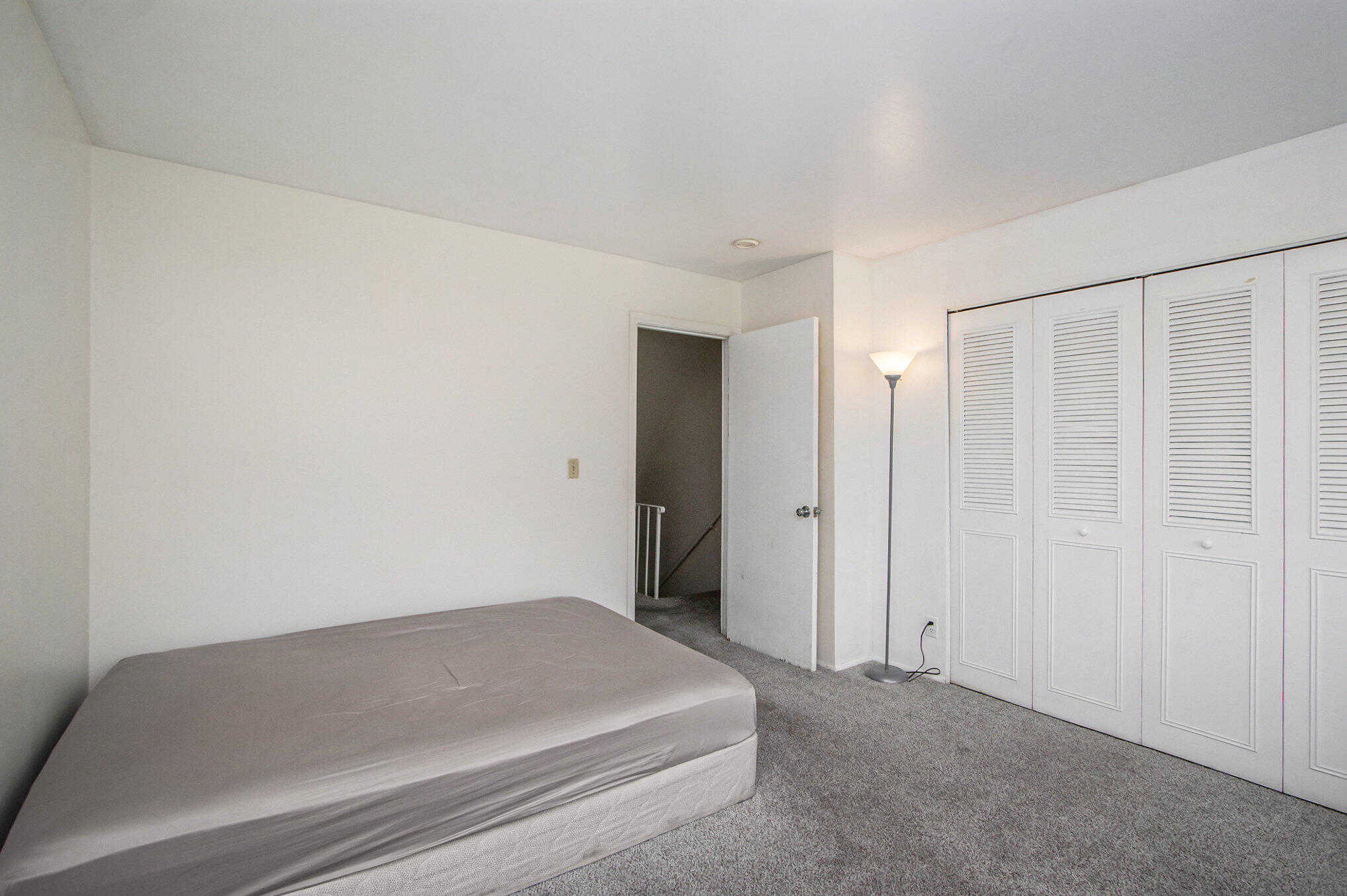 Kalamazoo, Michigan 49006, United States, 2 Bedrooms Bedrooms, ,2 BathroomsBathrooms,Residential,Active,138762