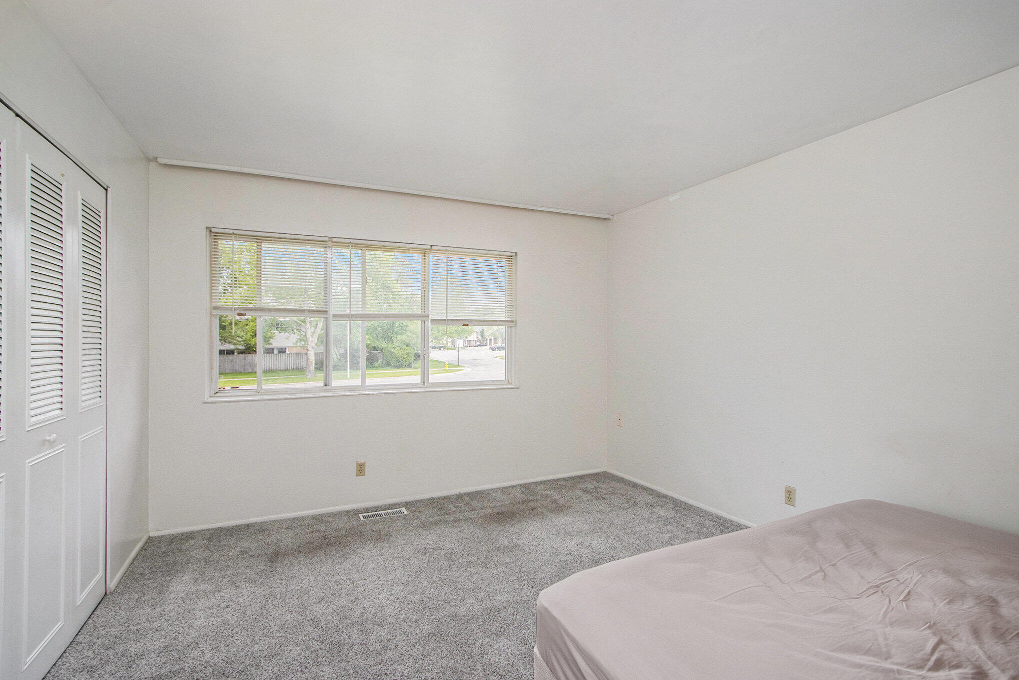 Kalamazoo, Michigan 49006, United States, 2 Bedrooms Bedrooms, ,2 BathroomsBathrooms,Residential,Active,138762