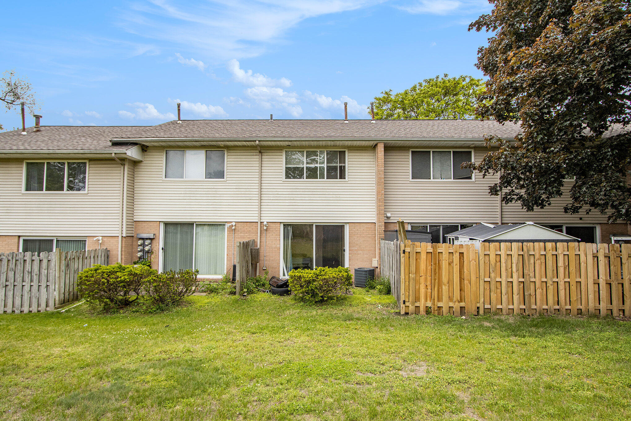 Kalamazoo, Michigan 49006, United States, 2 Bedrooms Bedrooms, ,2 BathroomsBathrooms,Residential,Active,138762