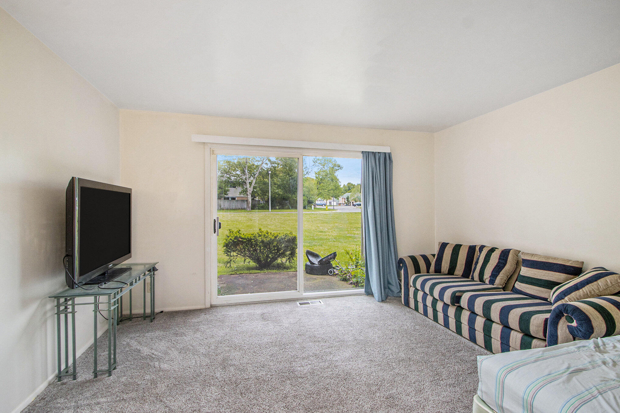 Kalamazoo, Michigan 49006, United States, 2 Bedrooms Bedrooms, ,2 BathroomsBathrooms,Residential,Active,138762