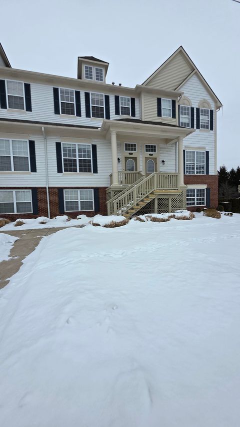 1547 Cass Lake Road Keego Harbor MI 48320